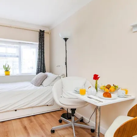 Th Serviced Apartment London Northolt  Exterior foto